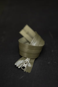 water repellent ykk 38cm zip