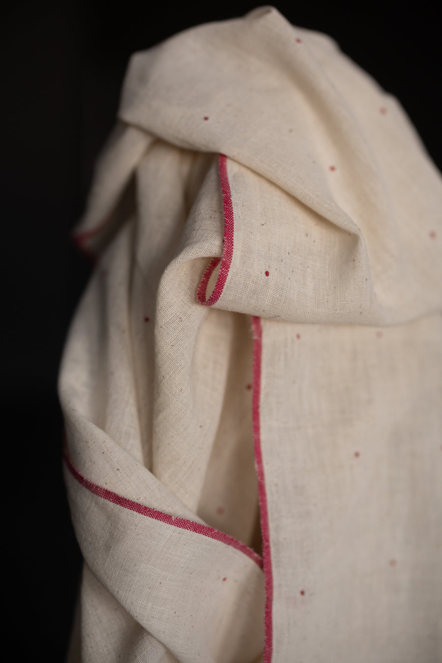 Tangaliya Handwoven Organic Cotton - Red Speck