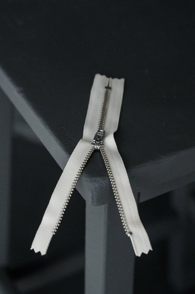 16cm Zip (Landgate)