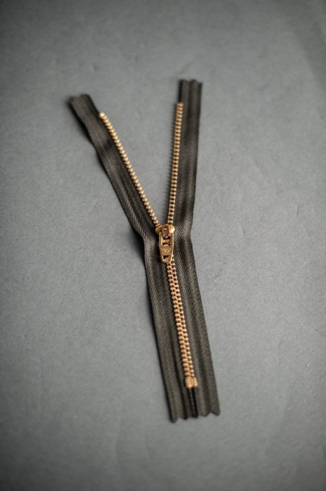 16cm Zip (Landgate)