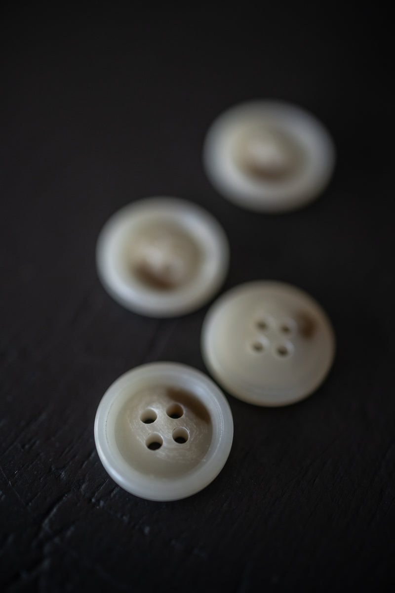 Semi Mottled Button - Vanilla